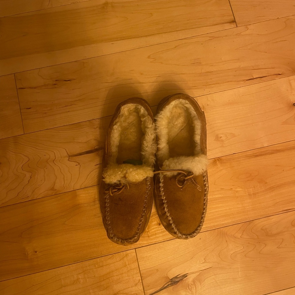 Women’s L.L. Bean slippers size – women’s six